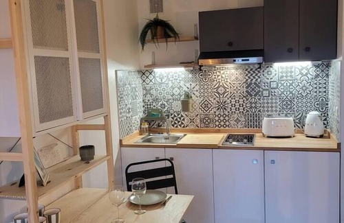 Hyeres City Centre Apartment | Cocooning apartment Air-conditioning / near center / Parking