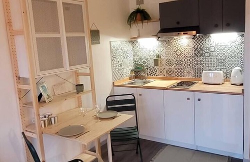 Hyeres City Centre Apartment | Cocooning apartment Air-conditioning / near center / Parking