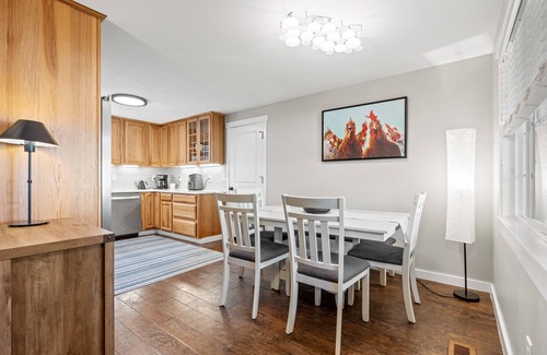 Newberg House | Coffey Lane - Wine Country Retreat with King Beds and a Gym