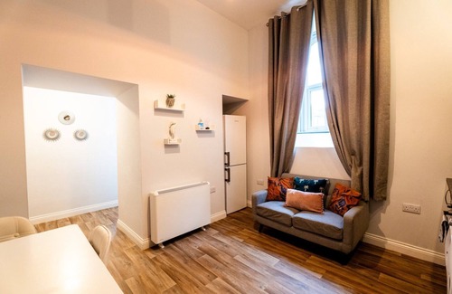 Castle Apartment | Cohost Partners Cozy 2-Bed Retreat in Swansea