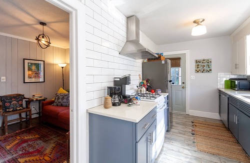 Echo Hills House | Coliseum Cottage