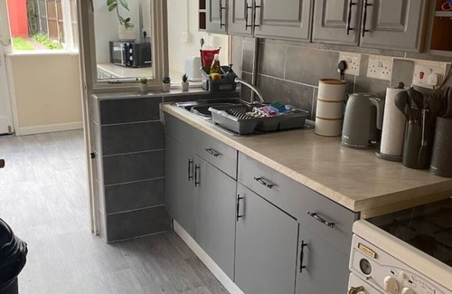 Birmingham House | College Road, Birmingham M5/M6, 3 bedrooms parking