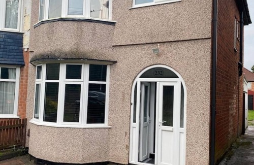 Birmingham House | College Road, Birmingham M5/M6, 3 bedrooms parking