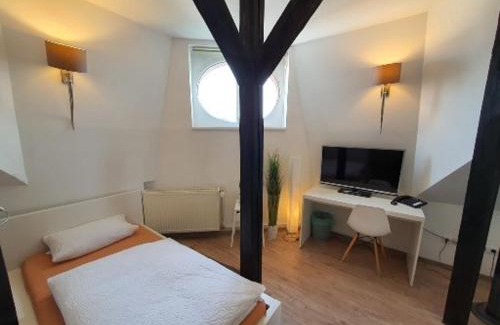 Lindenhof House | coLodging Mannheim - private rooms & kitchen