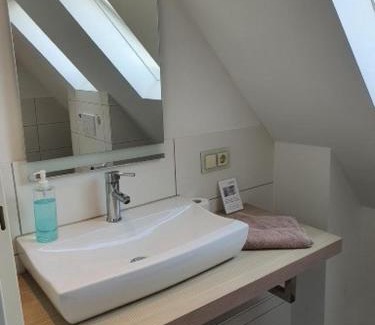 Lindenhof House | coLodging Mannheim - private rooms & kitchen