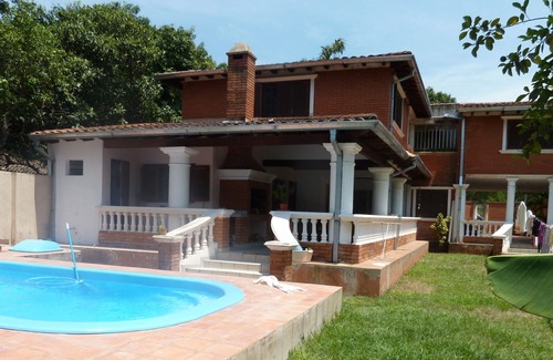 Aregua House | Colonial house in a rural area, on the edge of the capital, ranch vacation, ...