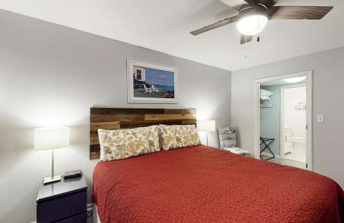Gulf Shores Apartment | Colony Club E1