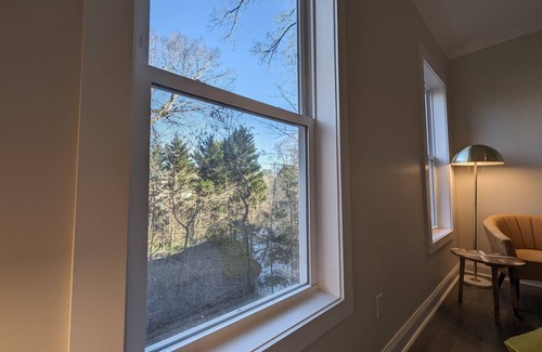 East Cobb House | Colony Suite - Bridgegate