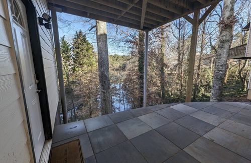 East Cobb House | Colony Suite - Bridgegate