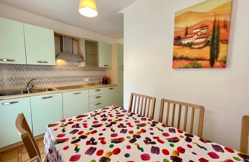 Porto Santa Margherita Villa | Colorful villa close to the sea