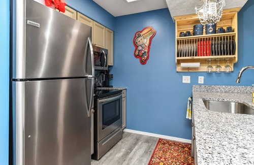 Branson West Apartment | Colorful, Fun-Filled Condo - 5 Minutes to SDC