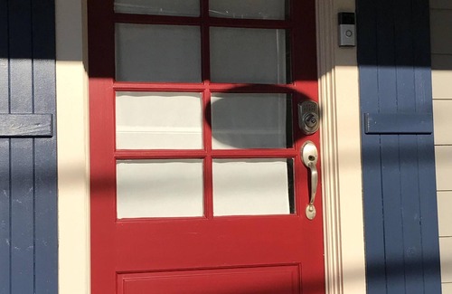 College Park House | Colorful Gem near ATL Airport, MARTA and Downtown Atlanta