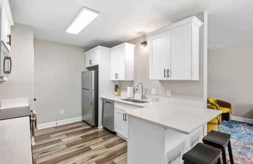 Taylors House | Colorful & modern w/private patio, veteran-owned