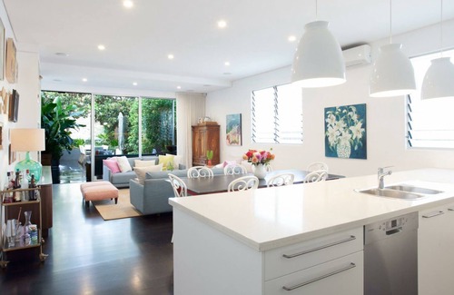 Coogee House | Colourful Coogee ISYD