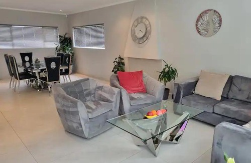 Edenvale House | Colourful Horizons