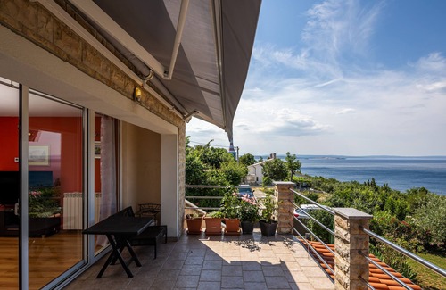 Kostrena Apartment | Colourful Seaview Apartment, Kostrena, Croatia