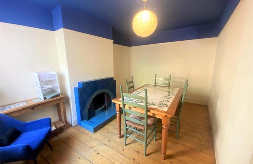 Southville House | Colourful vintage-styled home in lovely Southville