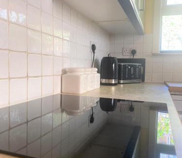 Southville House | Colourful vintage-styled home in lovely Southville