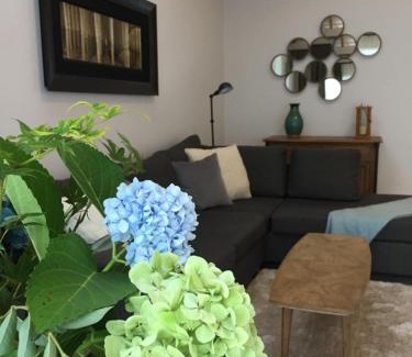 Tawharanui Bed & Breakfast | Columbus Suite at 144 on Jones