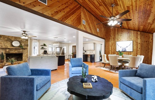 Bulverde House | Comal Cabin - A Birdy Vacation Rental