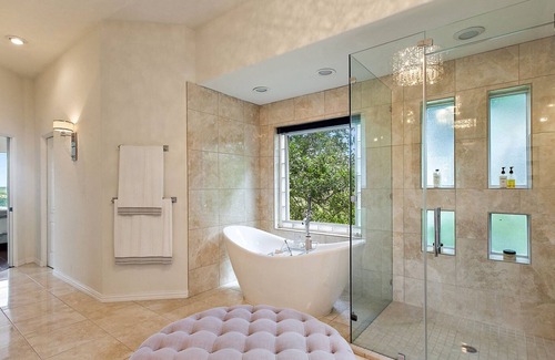 Lower Basin Lake Travis House | Comanche Overlook - Stunning Lake Travis Villa