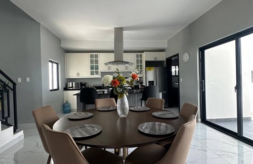 Punta Cana Villa | Come and enjoy paradise in this luxurious 4 bedrooms 3.5 bath Villa.