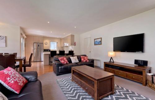 Dinner Plain Ski Chalet | Come by Chance