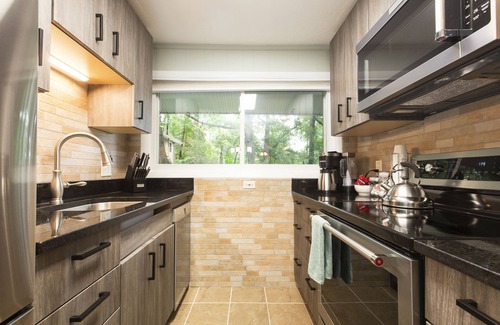 Kenilworth Ski Chalet | Come to Asheville! NEWLY REMODELED & Only 4 Mins to DT AVL, Dog Friendly, FP