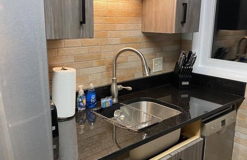 Kenilworth Ski Chalet | Come to Asheville! NEWLY REMODELED & Only 4 Mins to DT AVL, Dog Friendly, FP