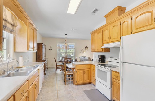 Gulf Shores House | Come & unwind at Bama Breeze, a peaceful hideaway on Bon Secour Bay.