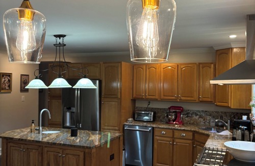 Ladson House | Come visit our “Sweet Retreat at the End of the Street” where you can relax!