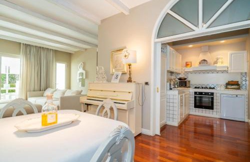 Cannizzaro Apartment | ComeCasa La Finestra sul Mare Apartment