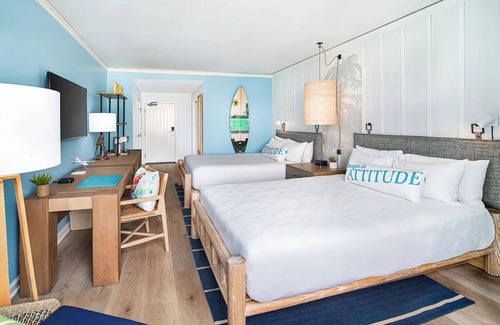 East Village Hotel | Comfort and Convenience! 2 Family-friendly Units, Enjoy at the Rooftop Pool!