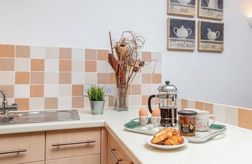 Paignton Apartment | Comfort and luxury in a sea front location with panoramic sea views.