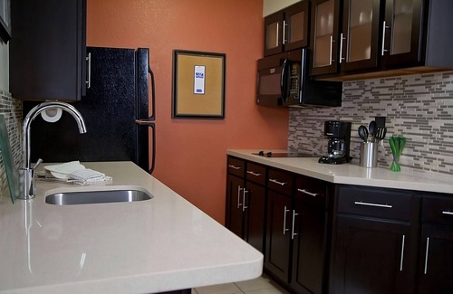 San Bruno Resort | Comfort and Relaxation! 2 Modern Units, Free Breakfast, Full Kitchen, Pool!