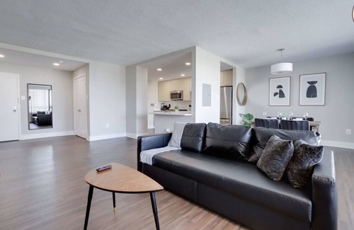Crystal City Apartment | Comfort at Crystal City - Amazing Apartment W gym