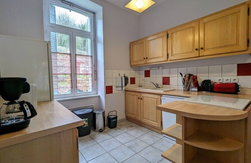 Saint-Julien-des-Chazes Cottage | Comfortable 3-bedroom cottage by the Allier River