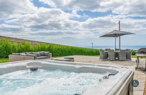 Weymouth Villa | Comfort Hill - Luxury hot tub sea views