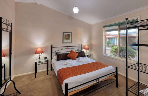 Broken Hill Hotel | Comfort Inn Crystal