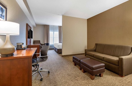 Bridgeport Hotel | Comfort Inn Louisville Southwest