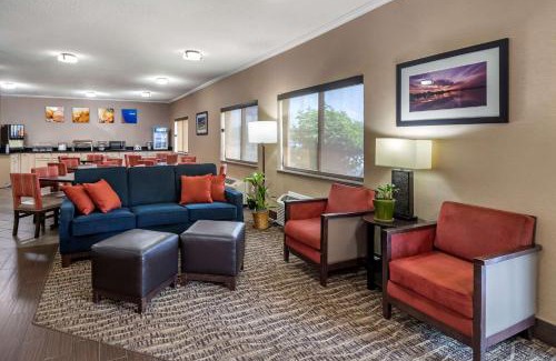 Quad Cities Hotel | Comfort Inn Moline - Quad Cities