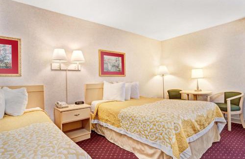 Pennington Bend Hotel | Comfort Inn Nashville - Opryland Area