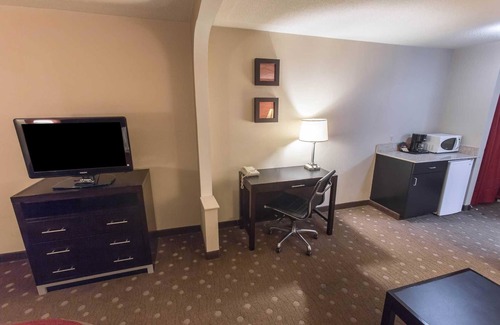 South Hills Hotel | Comfort Inn Pittsburgh Crafton