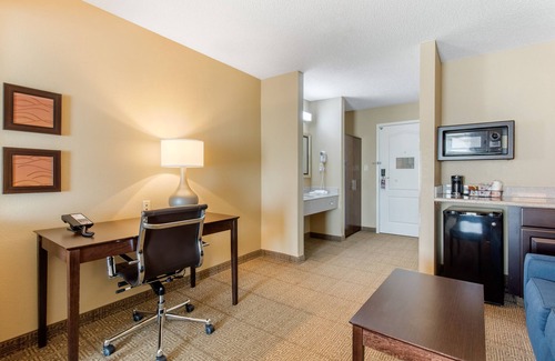 Bryant Hotel | Comfort Inn & Suites Bryant - Benton