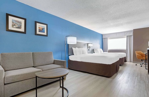 Long Beach Hotel | Comfort Inn & Suites Crystal Inn Sportsplex