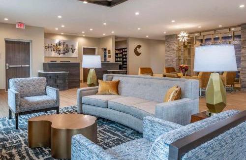 Westside Hotel | Comfort Inn & Suites Jacksonville - Orange Park Near Naval Air Station