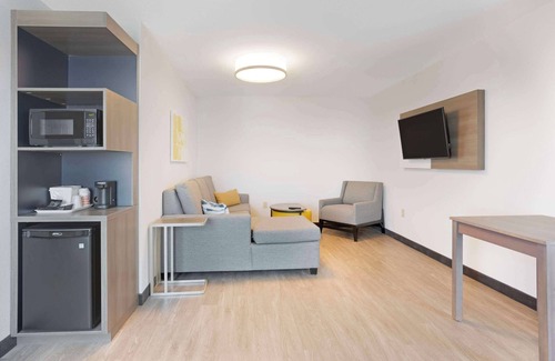 Mountain Grove Hotel | Comfort Inn & Suites US-60