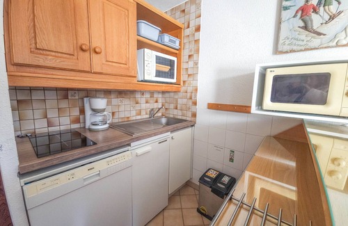 Les Menuires Apartment | Comfort studio for 3, near slopes, southwest balcony