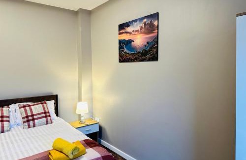 Ashton-under-Lyne House | Comfort Suite in Manchester