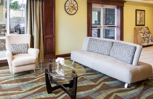 Harvey Hotel | Comfort Suites Harvey - New Orleans West